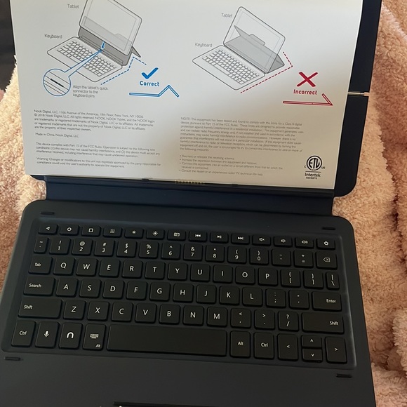 Smart Keyboard made for Nook Tablet 10.1 - Picture 3 of 3